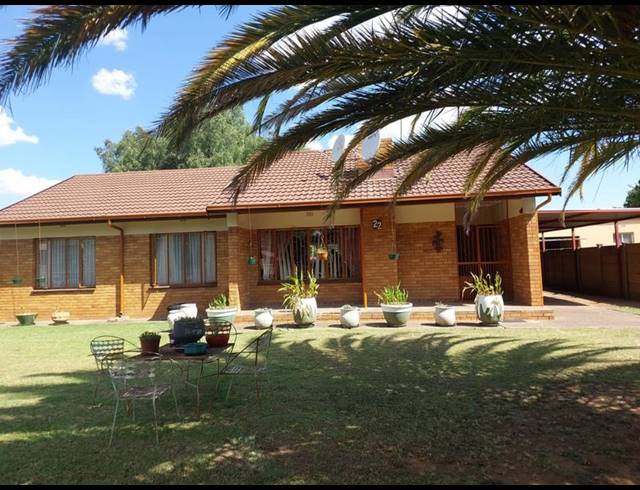 3 BEDROOM HOUSE FOR SALE IN VANDERBIJLPARK SE 6